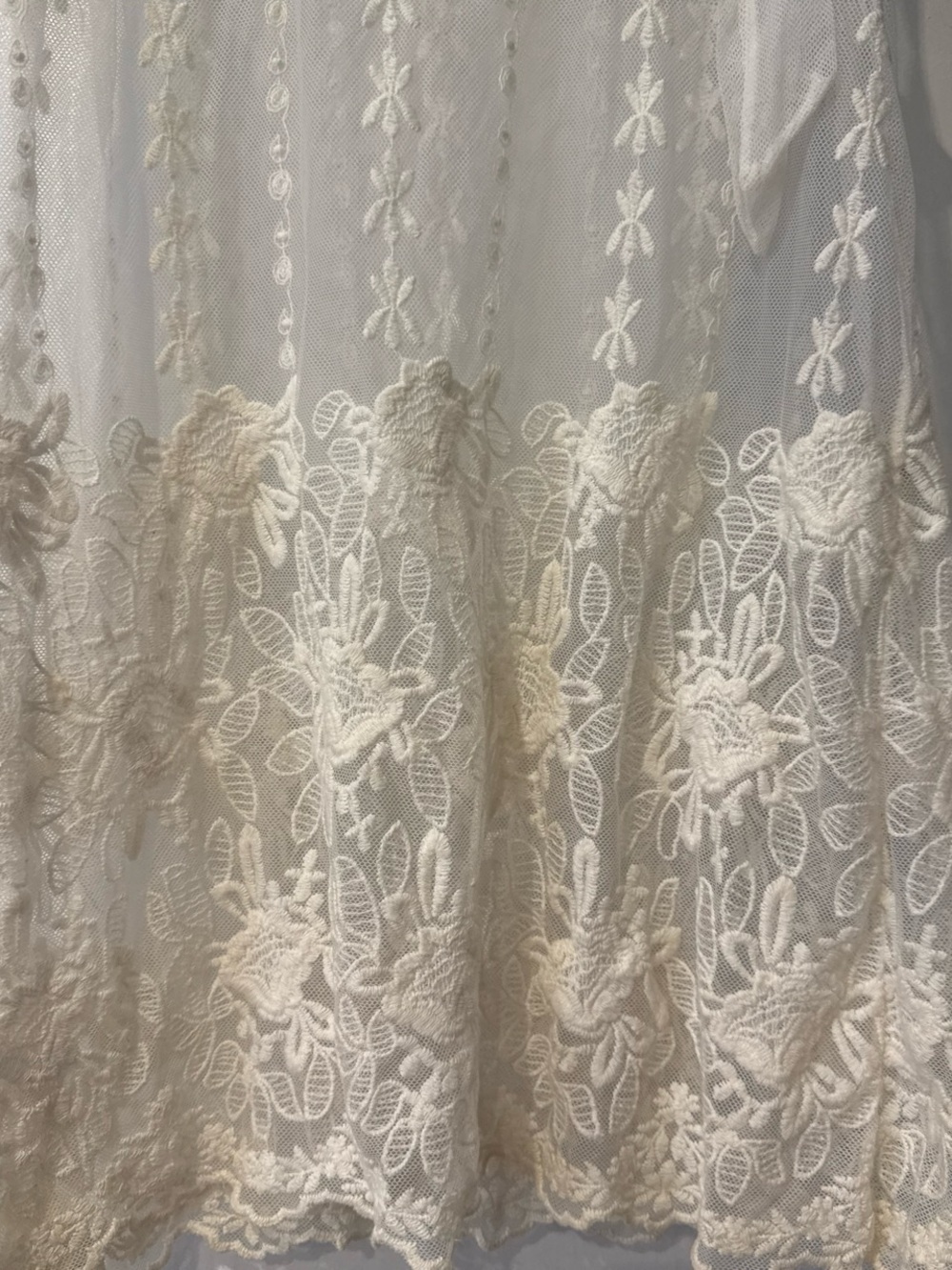 Cream Lace Embroidered Tank - Picture 2 of 5